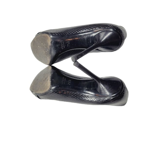 Gucci Gisele Peep Toe Pumps - Picture 8 of 8